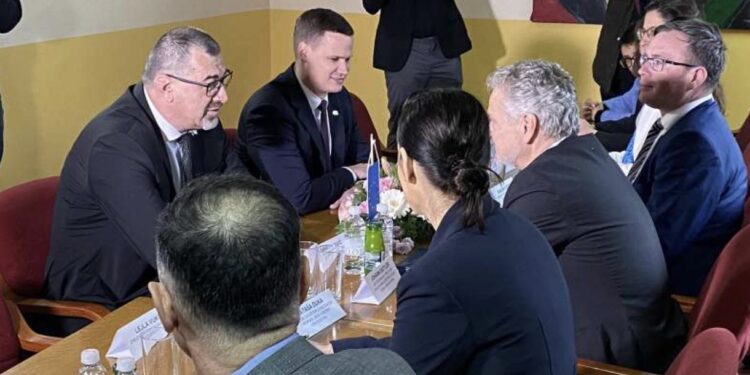 TK – Sjeverna Koreja: Neviđena blamaža Irfana Halilagića i Žarka Vujovića pred delegacijom EU (Video)